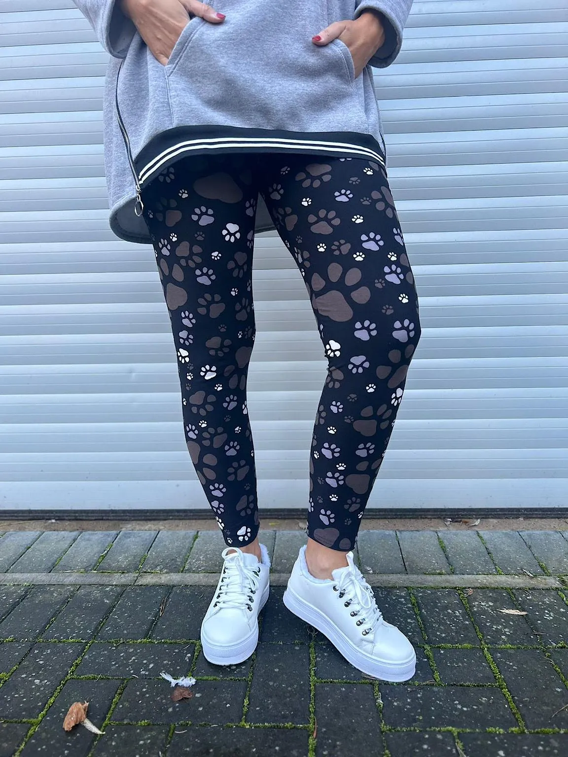 Black Paw Print Leggings