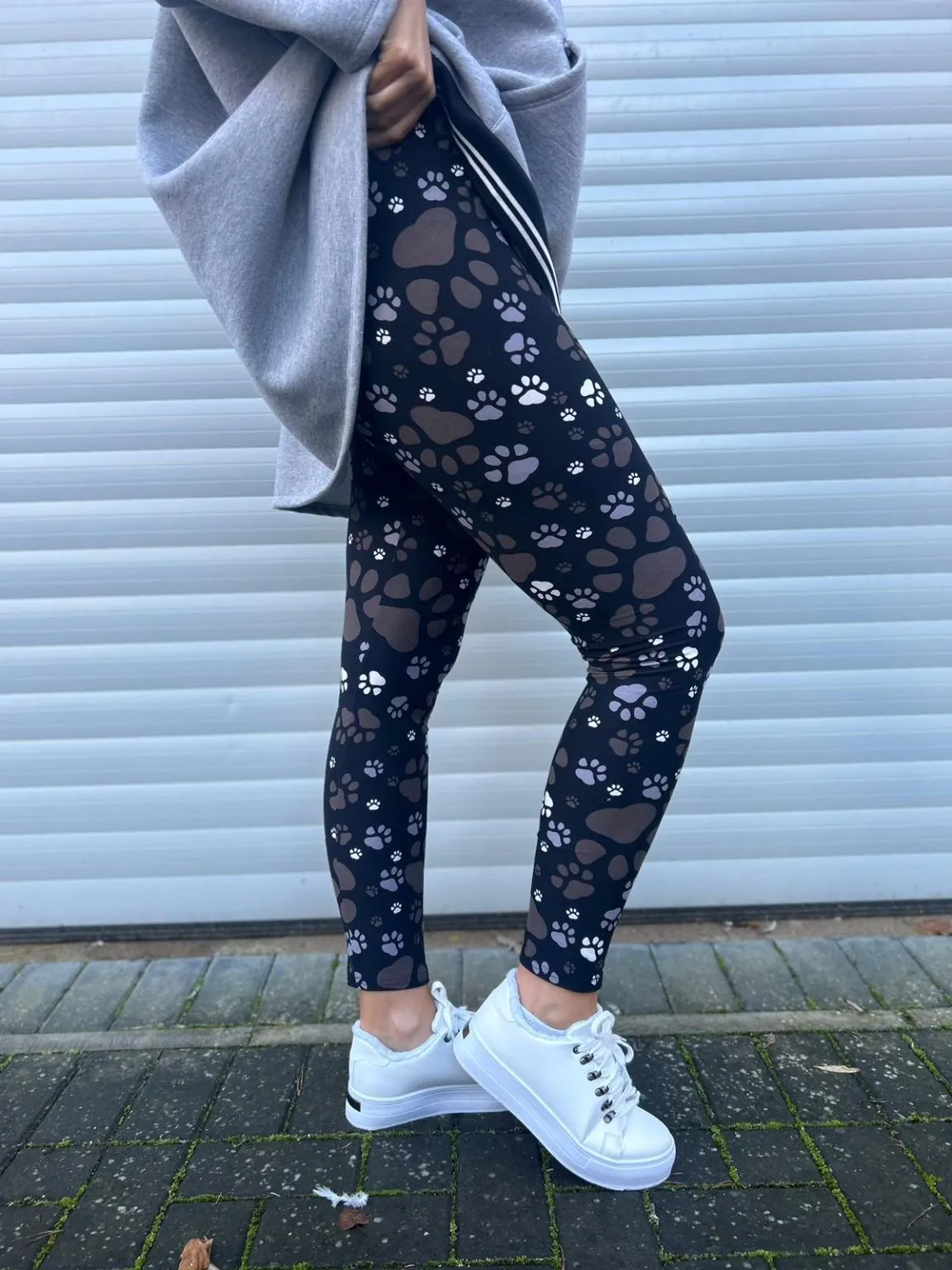 Black Paw Print Leggings