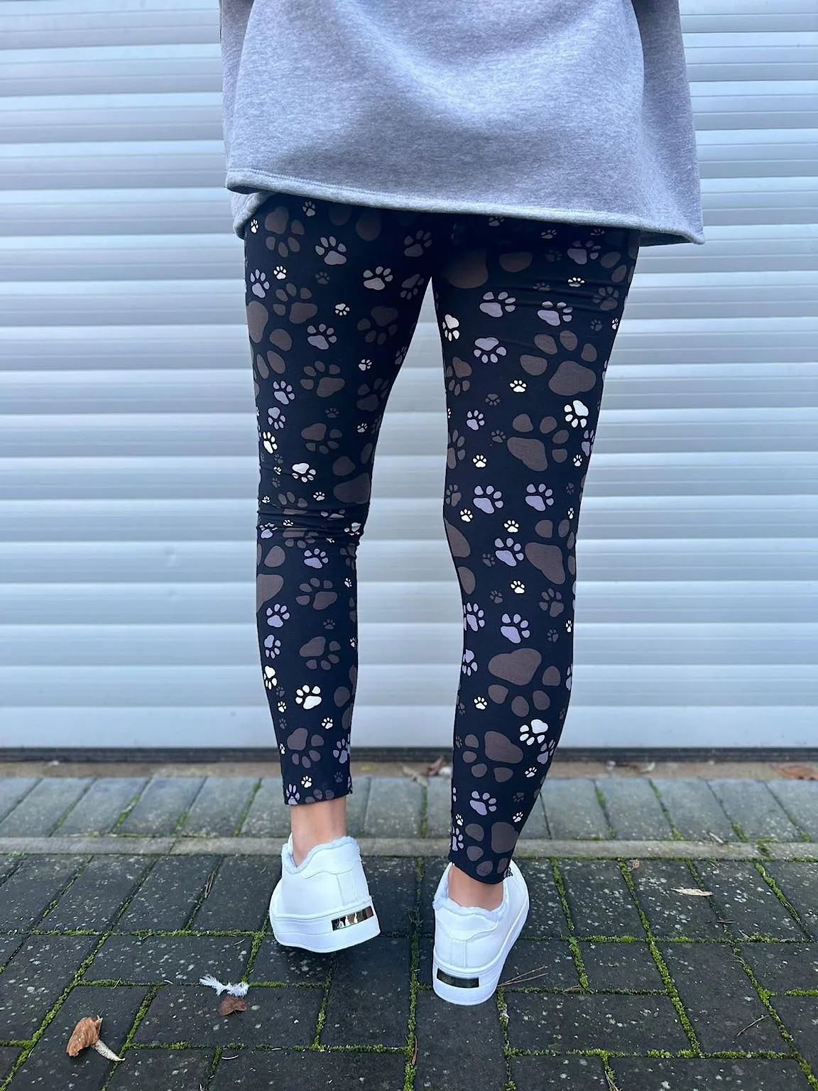 Black Paw Print Leggings