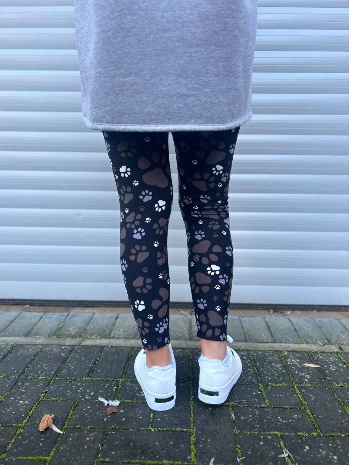 Black Paw Print Leggings