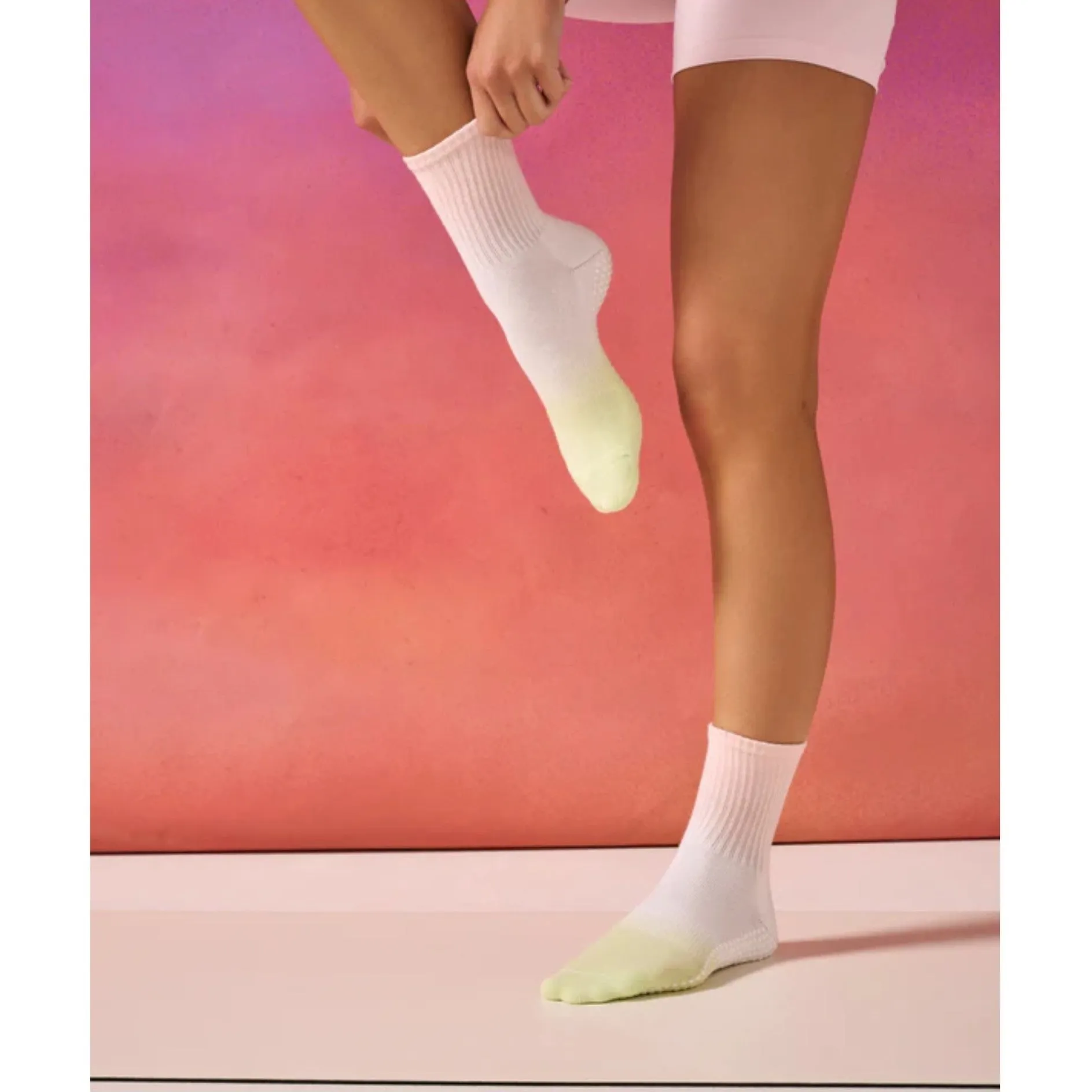 Crew Grip Socks - Ombre (Barre / Pilates)