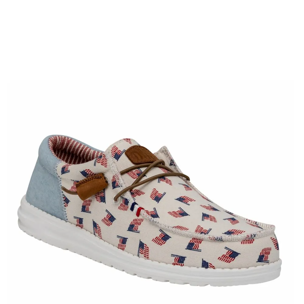 HEYDUDE  MENS WALLY AMERICANA SLIP ON SNEAKER