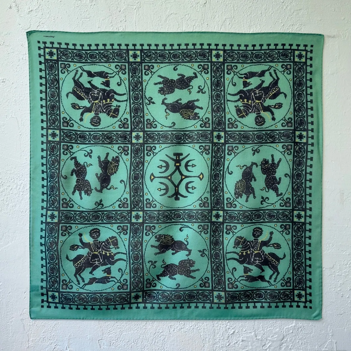 SQUARE SCARF MOSAIC ANIMALS